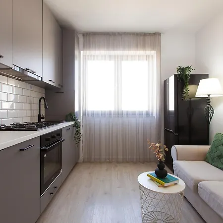 Ivory Modern Retreat * ブカレスト